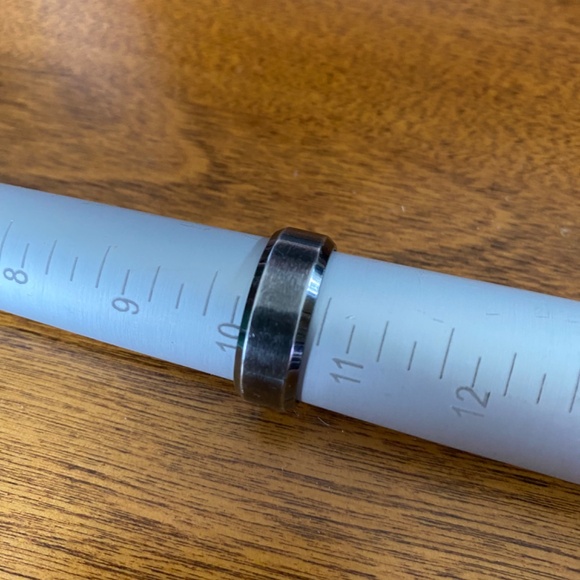 Mens wedding ring or similar type of Ring. - Picture 2 of 4